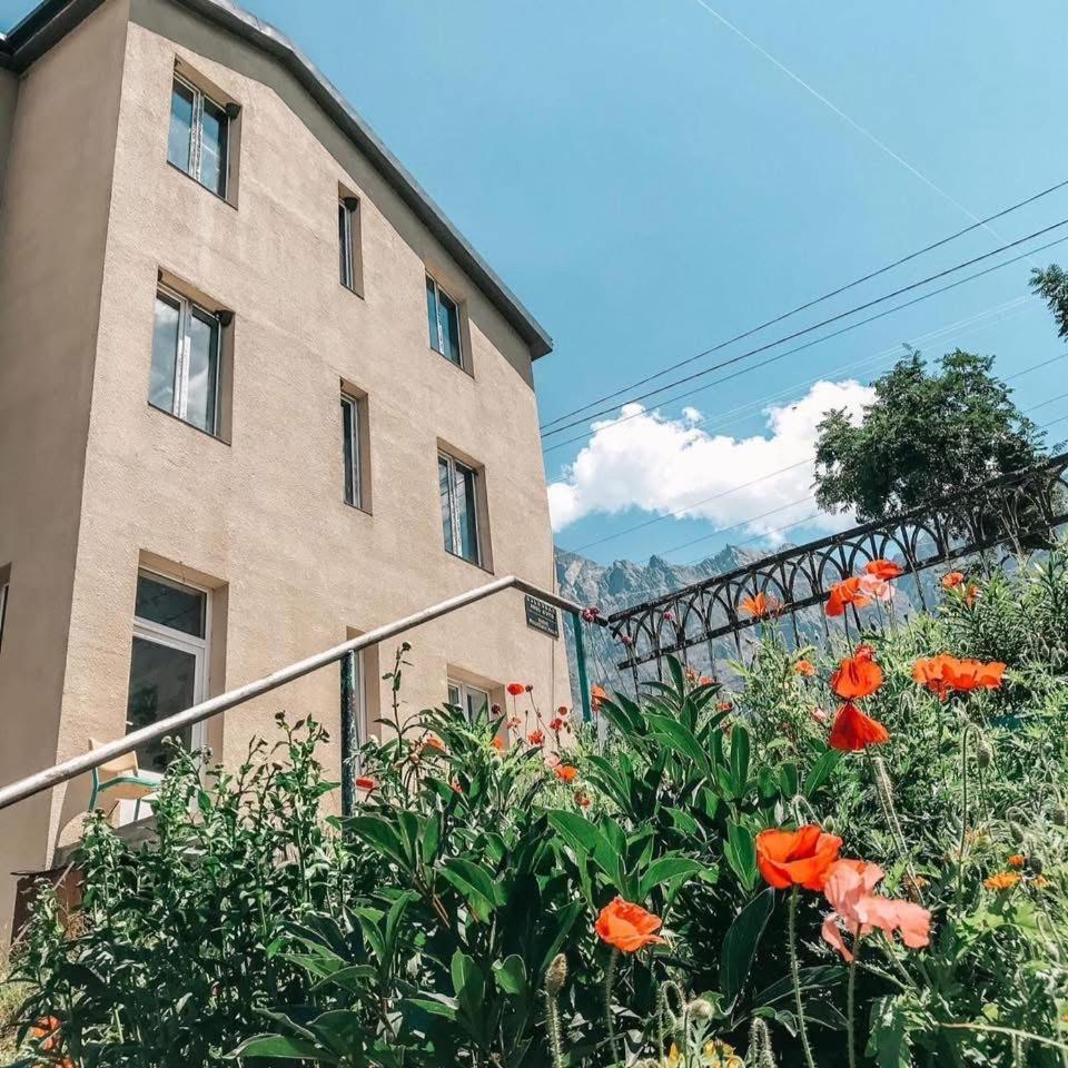 Mountain Heart Bed & Breakfast Kazbegi Eksteriør bilde